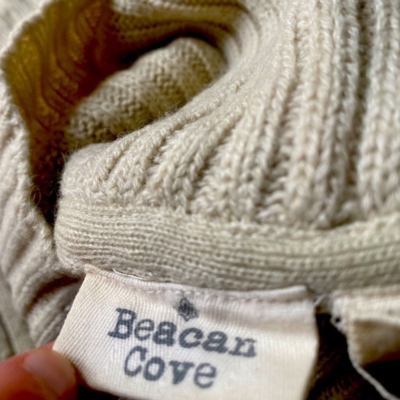 Cozy warm 🌸 Sweater🌸 - Picture 4 of 4